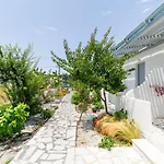 Naxos Beachwalk Apartment *