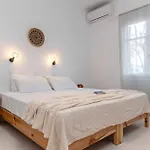 Naxos Beachwalk Apartment *